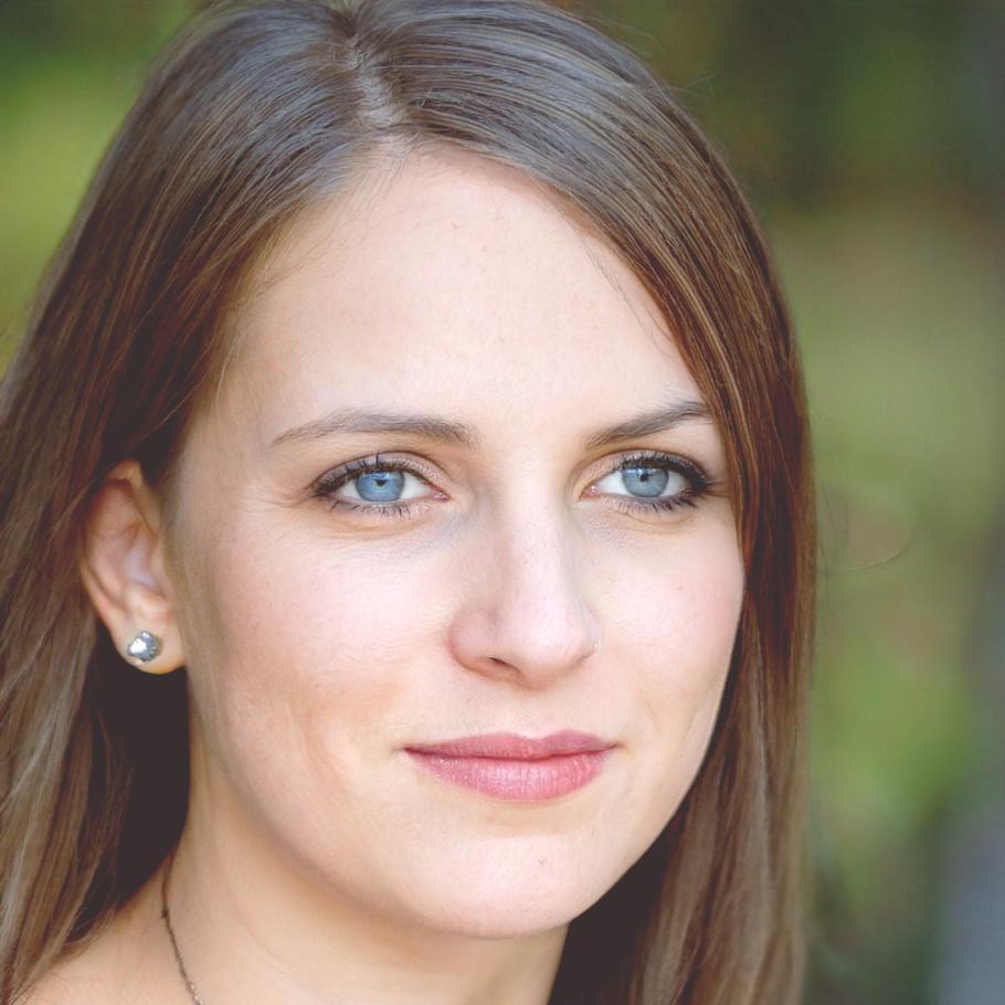 Finanzexpertin Dr. Sarah Müller